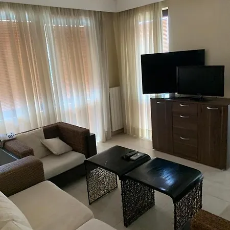 Oasis Vip Club, Appartement